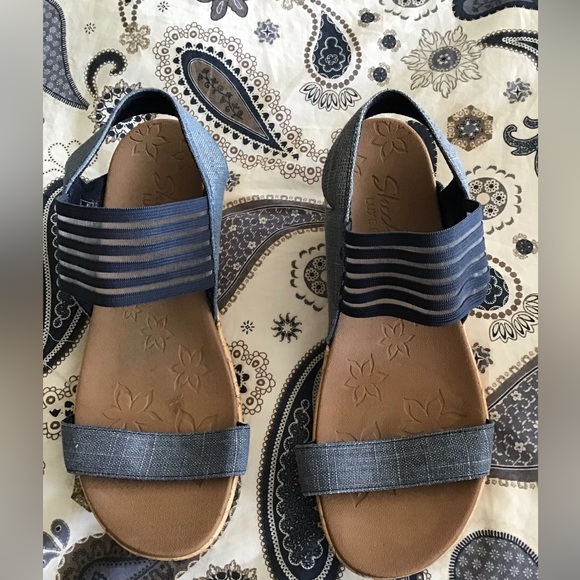 Womens Sketchers wedge Sandals - Picture 1 of 6